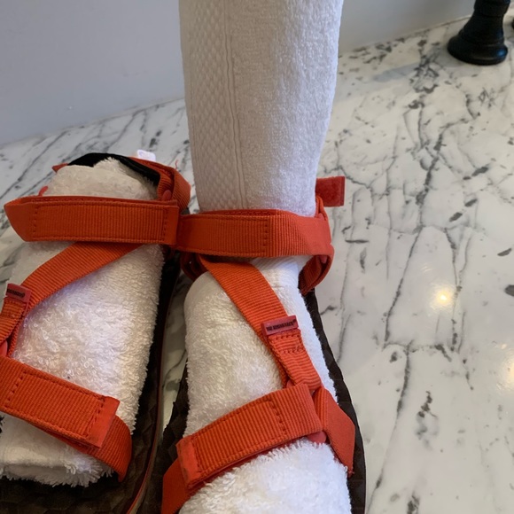 North Face Sandal 6 - Picture 2 of 9